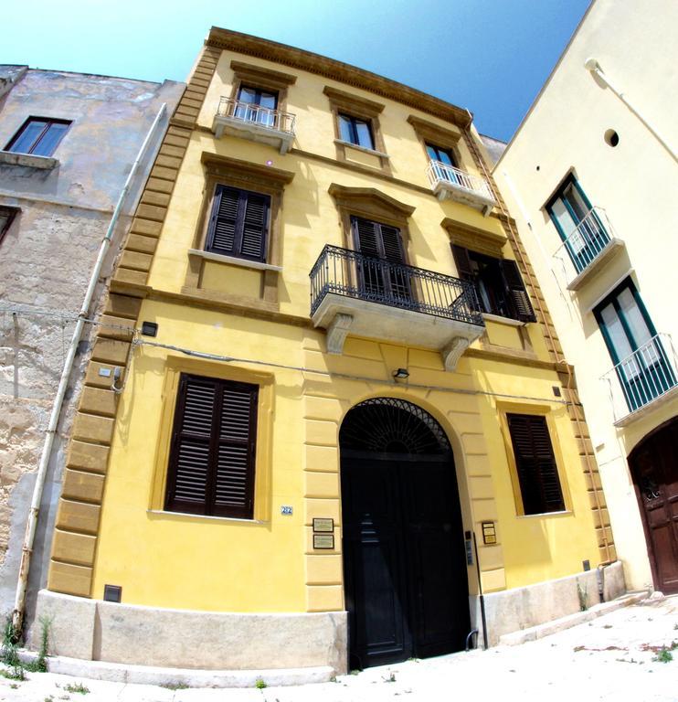 Al 22 Appartamenti Trapani Exterior photo